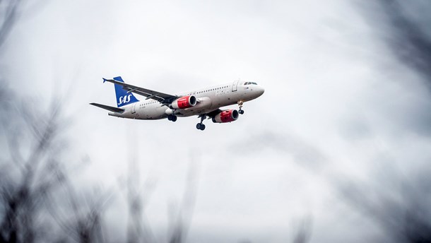 Klimaafgifter på fly skal være med til at ændre forbrugernes vaner, skriver Jonas Holm, der er formand for Grøn Kurs.