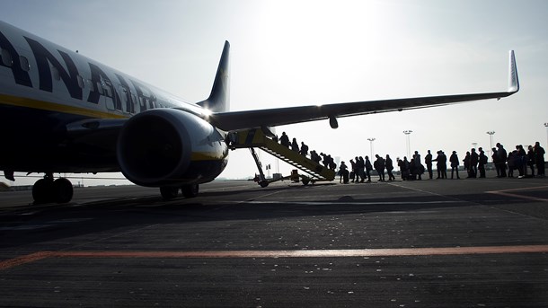 Flytransport er kommet for at blive, og løsningen er at udvikle mere effektive fly og nye brændstoffer, skriver Jens Olaf Pepke Pedersen.