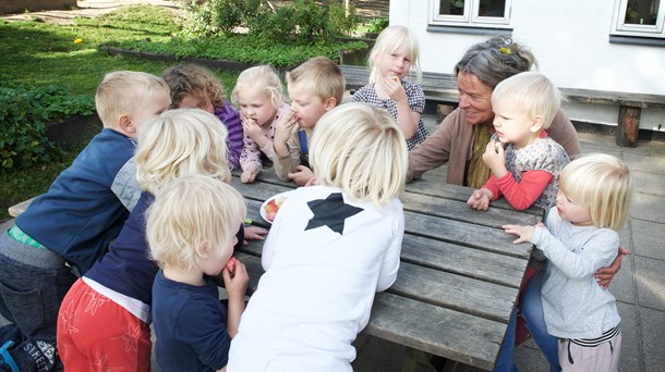 At en voksen højst må have tre vuggestuebørn eller seks børnehavebørn, skal gælde hele dagen og ikke bare være et gennemsnit, skriver Kim Henriksen. (Arkivfoto)