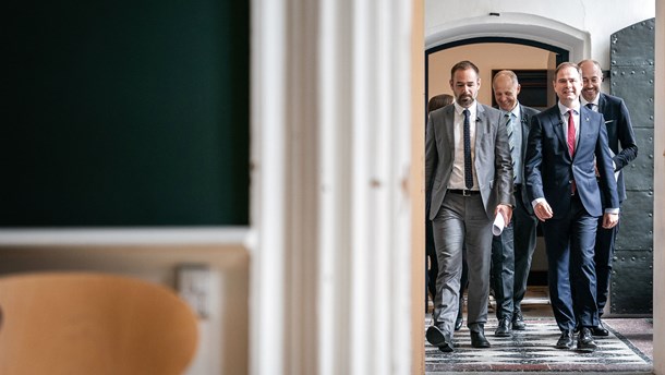 Regeringen vil fortsætte VK-regeringens skattestops princip og sænke bundskatten i 2020, fordi kommunerne igen har hævet skatten mere end aftalt.