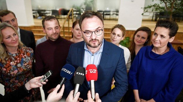 Regeringen lander bred aftale om ny klimalov: ”I dag har vi skrevet danmarkshistorie” 