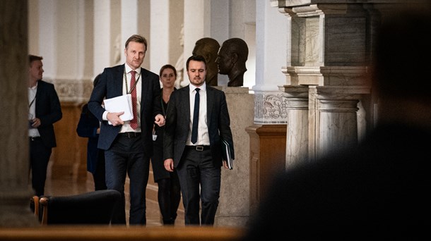 Erhvervsminister Simon Kollerup (S) valgte tirsdag aften at aflyse fremtidige forhandlinger om kviklån.