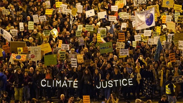 Under COP25 i Madrid gik flere tusinde fredelige demonstranter på gaden for en ambitiøs klimaaftale. Så fredeligt vil det ikke nødvendigvis foregå i fremtiden, frygter Jesper Theilgaard.