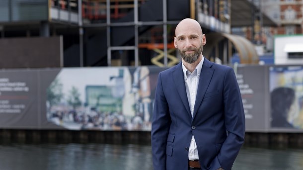 Lars Pico Geerdsen er institutleder på Aalborg Universitets nye institut, Build, der åbnede 1. januar og skal undersøge by- og boligmæssige problemstillinger gennem tværfagligt forskningsarbejde. (Foto: Aalborg Universitet)