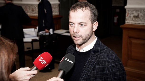 Den radikale leder Morten Østergaard er ikke udpræget venlig i sin bedømmelse af den socialdemokratiske regering.