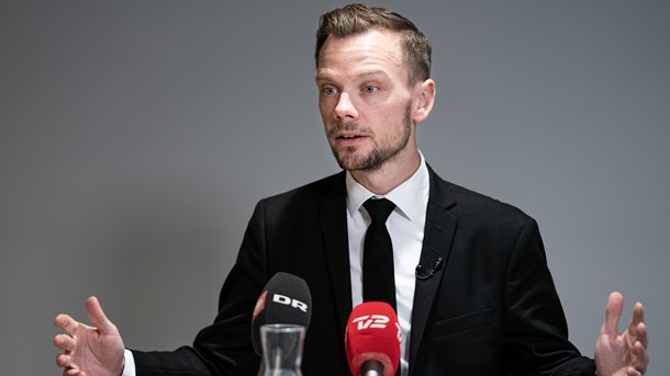 Regeringen og beskæftigelsesminister Peter Hummelgaard (S) står med dårlige kort på hånden, når EU uundgåeligt vil se på modellen for chaufførløn, mener ITD. (Foto: Niels Christian Vilmann/Ritzau Scanpix)