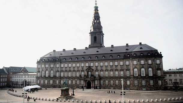 Folketinget et skridt tættere på at finde mere plads til partier og politikere