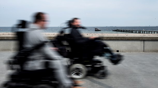 Vi kan tilbageholde, men aldrig indespærre mennesker med handicap. Ellers vil der ikke være den store forskel på et socialt tilbud og et fængsel, skriver RUC-forsker.