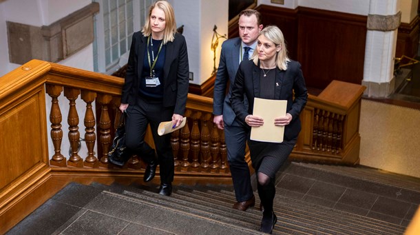 Coronakrisen gør Danmark mere sårbar over for fremmede magter, lyder advarslen fra forsvarsminister Trine Bramsen (S).