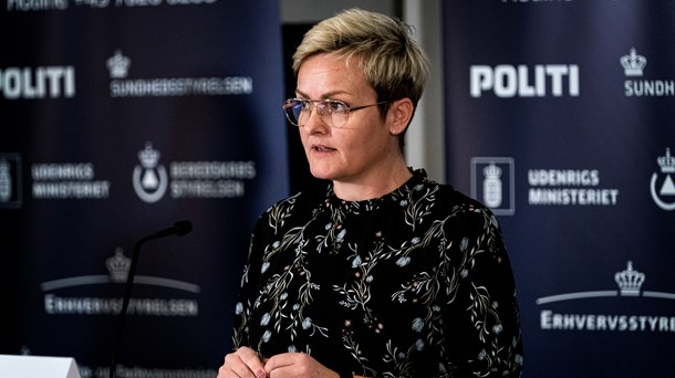 Børne- og undervisningsminister Pernille Rosenkrantz (S) giver økonomisk håndsrækning til landets efterskoler, der er presset af hjemsendte elever under coronakrisen.