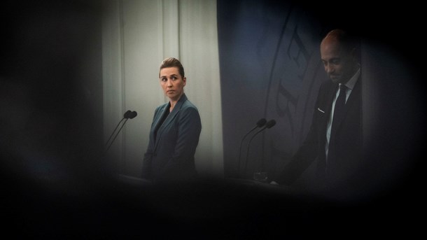 Statsminister Mette Frederiksen (S) og sundhedsminister Magnus Heunicke (S) under et pressemøde om covid-19 i Danmark i Spejlsalen i Statsministeriet.