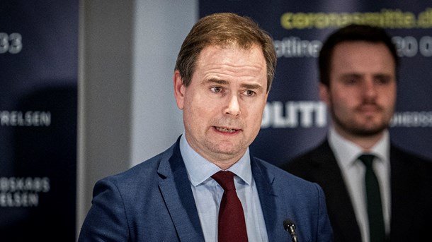 Finansminister Nicolai Wammen (S) og erhvervsminister Simon Kollerup (S) under et af covid-19-pressemøderne, hvor temaet er førstehjælp til dansk erhvervsliv. 