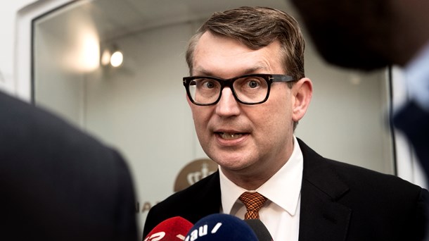 Der er brug for politisk handling nu, lyder det fra Venstres finansordfører Troels Lund Poulsen, som svar på økonomers advarsel mod at fremrykke offentlige investeringer.