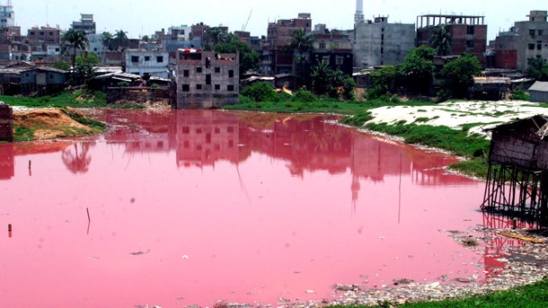 Bangladesh er et af verdens største tekstillande. Tre fjerdedele af CO2-udslippet tæller med i Kina, Bangladesh, Vietnam, Cambodia eller Indiens CO2-udslip, skriver Steen Gade.