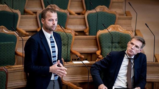 Partier vil have centrale beregninger for genåbning lagt frem