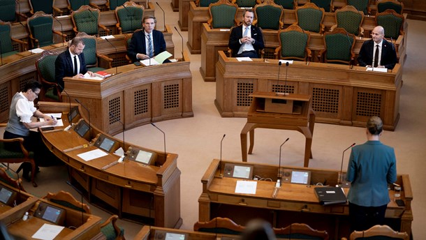 Politisk har vi været igennem den nemme del, hvor alle blev behandlet ens. Det svære er den selektive oplukning, hvor grupper bliver forskelsbehandlet, skriver Hans Mouritzen.