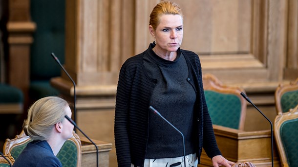 Trods advarsler om lovbrud dikterede daværende udlændinge- og integrationsminister Inger Støjberg (V), at unge asylpar skulle adskilles.