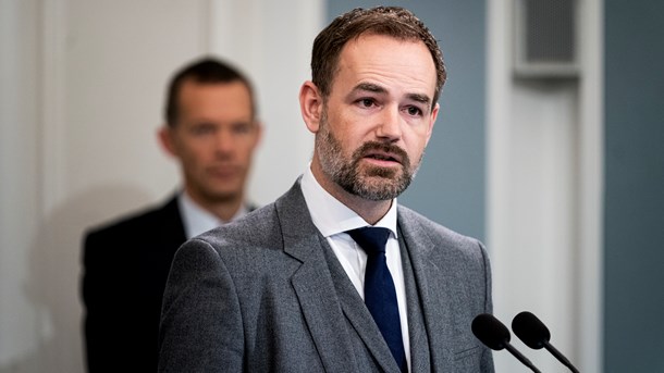 Plads til anlægsinvesteringer og et år uden anlægsloftet vil gøre, at kommunerne kan give det lokale erhvervsliv et løft oven på coronakrisen, skriver KL-formand Jacob Bundsgaard (S).