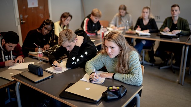 Folketinget afholder møde om unges mistrivsel på grund af corona-hjemsendelse fra skole og uddannelse.