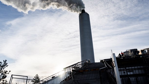 Den eneste sikre effekt af reguleringen af varmeproduktionen er, at selskaber vil holde liv i deres anlæg så længe som muligt, skriver Anders Stouge.