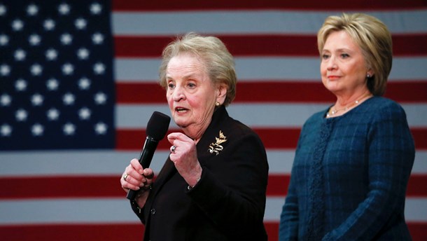 Madeleine Albright var måske den sidste amerikanske udenrigsminister, der agerede i den verden, hvor Amerika dikterede verden, skriver David Trads i sin anmeldelse af Albrights nye bog.