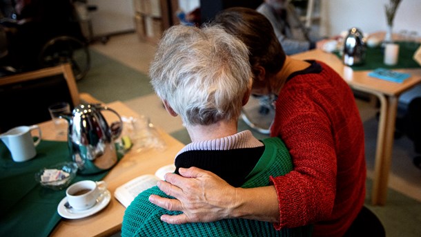 Ældreorganisationer efterlyser penge til lokalforeninger, pølsevogne og isboder