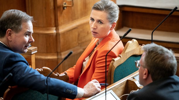 Det står efterhånden uklart, hvilke partier der i dag tilhører statsminister Mette Frederiksens (S) foretrukne forligskreds, skriver Lars Trier Mogensen.