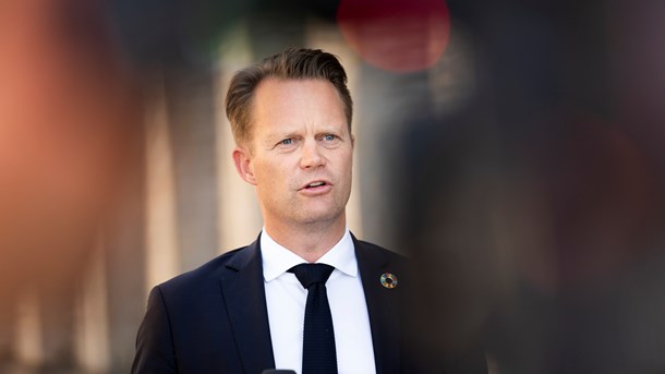 Udenrigsminister Jeppe Kofod (S) til doorstep om de nye rejsevejledninger.