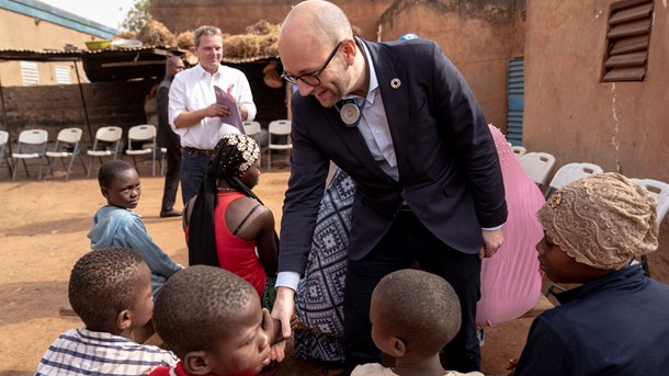 Udviklingsminister Rasmus Prehn (S) har i et interview med Altinget sagt, at han vil flytte penge fra Asien til Afrika. Det vil være en fejl, mener Globalt Fokus. 