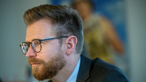 Transportminister Benny Engelbrecht (S) forventer mere klarhed over coronasituation i den kollektive transport, når vi er på den anden side af sommerferien. 