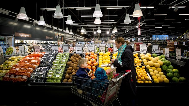 Danmark står overfor at skulle implementere EU-direktivet om urimelig handelspraksis i relationer mellem virksomheder i landbrugs- og fødevareforsyningskæden. Der er uenighed om, hvordan det skal foregå. 