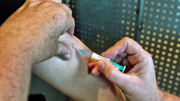 Langt flere børn af højtuddannede forældre gennemfører børnevaccinationsprogrammet i forhold til børn af forældre, der kun har gennemført grundskolen.