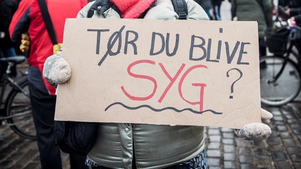 Med en justering af fleksjob- og førtidspensionsreformen bør politikerne forhindre jobcentrene i at igangsætte aktiviteter, der forværrer sygemeldtes helbred, skriver Psykiatrifonden og Sind.