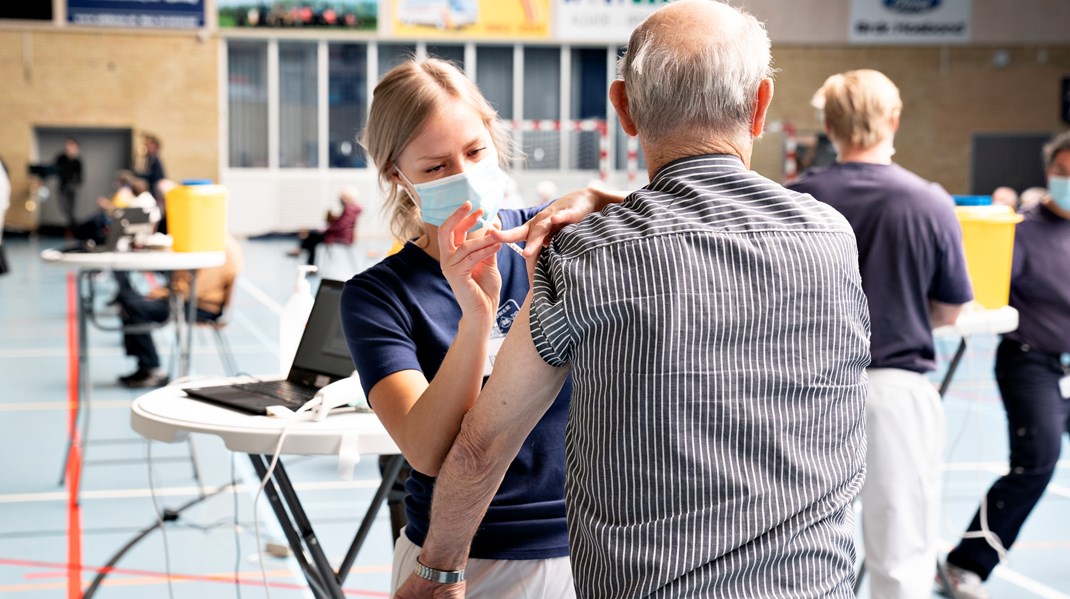 Hvor mange er smittet, og hvor mange er vaccineret? Få overblik over coronavirussen