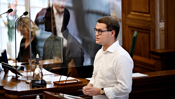 Når enkeltsager dukker op, rejses der krav om handling fra Christiansborg. Vi må stille os selv de svære spørgsmål, om vi kan holde igen og finde balancer, skriver Christian Rabjerg Madsen (S).