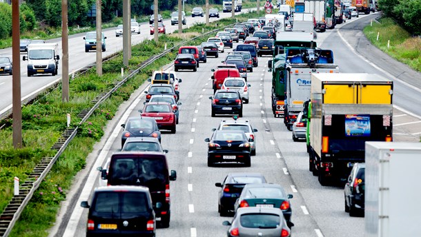 Trafikproblemerne i omegnskommunerne er massive, men infrastruktur er en fælles udfordring, som kræver samarbejde, skriver Eva Rindom. 