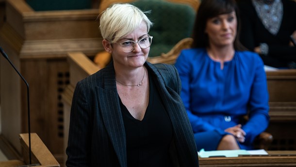 ”Vi skal ikke sidde på Christiansborg og bestemme, hvordan den enkelte skole skal skemalægge undervisningen,” siger Pernille Rosenkrantz-Theil.