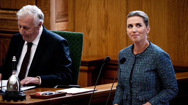 Vores hverdag er fyldt med oplevelsen af, at vi ser på “de” andre og ikke forstår dem, skriver biskop Peter Skov-Jakobsen efter at have set statsministerens åbningstale. 