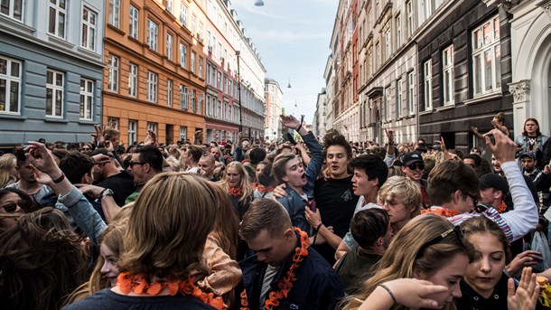 Vi siger nej tak til gadefesten Distortion. Det er ikke, fordi vi har noget imod festligheder i byen. Tværtimod. Men Distortion er bare blevet for meget, skiver Finn Rudaizky (DF). 