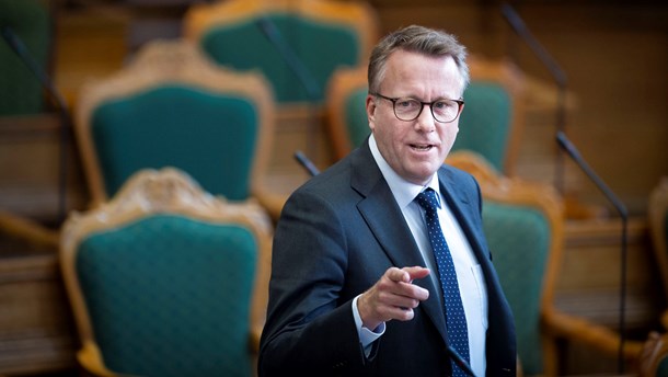 Skatteminister Morten Bødskov (S) fremlægger mandag regeringens udspil til en grøn skattereform sammen med klimaminister Dan Jørgensen (S). 