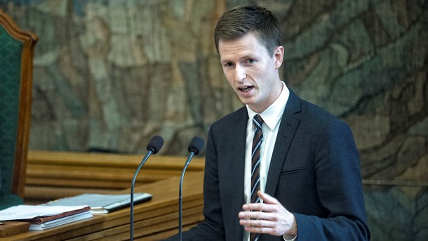 Jesper Petersen (S) kan nu tilføje titlen som statsrevisor til sine poster som politisk ordfører og medlem af Nationalbankens bestyrelse og repræsentantskab.