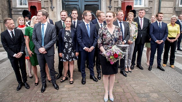 Her præsenterer Mette Frederiksen den nye regering efter folketingsvalget i 2019. Blot få af ministrene er siden hen blevet udskiftet. 