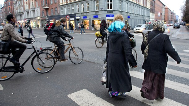 Ny rapport viser, at indvandrerkvinder tilbageholdes gennem social kontrol, skriver Cecilia Lonning-Skovgaard (V). 