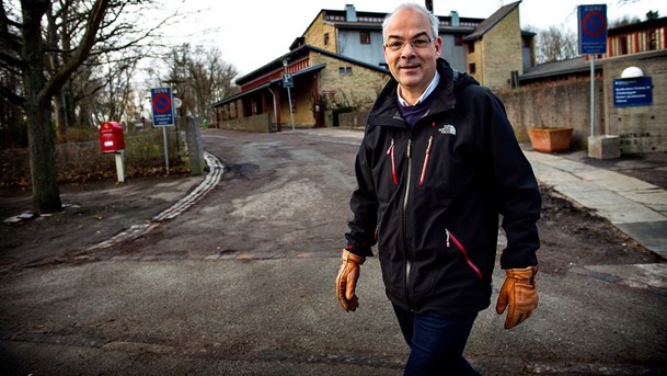 At fokusere mere på idræt og udeliv kan være en del af vejen frem i forhold til at tiltrække flere mandlige pædagoger, skriver Jesper Christensen (S). (Foto: Nils Meilvang/Ritzau Scanpix)