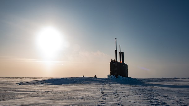 Arktis' voksende betydning samt Ruslands oprustning og Kinas øgede interesse i skibsruter og ressourceudvinding i Arktis bemærkes, men det fylder stadig ikke meget i Bruxelles, skriver Rasmus Leander Nielsen.