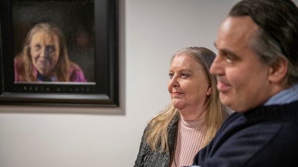 Thomas Kluge med sin model, Lisbeth Knudsen, tidligere i år ved en reception i Altinget i Ny Kongensgade. Såvel centrale som mindre vigtige billeder er med i nyudgivelsen.