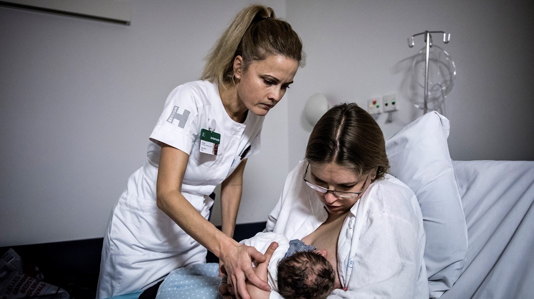 Jordemødrene siger op på fødeafdelingerne. Det er ikke kun et hovedstadsfænomen, men en udfordring, der går igen på alle store fødesteder i Danmark, skriver Lis Munk.