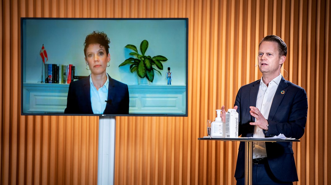 Samfundsansvar, demokrati og tryghed. Det er grundpillerne i Jeppe Kofod og Anne Marie Engtoft Larsens nye tech-strategi.