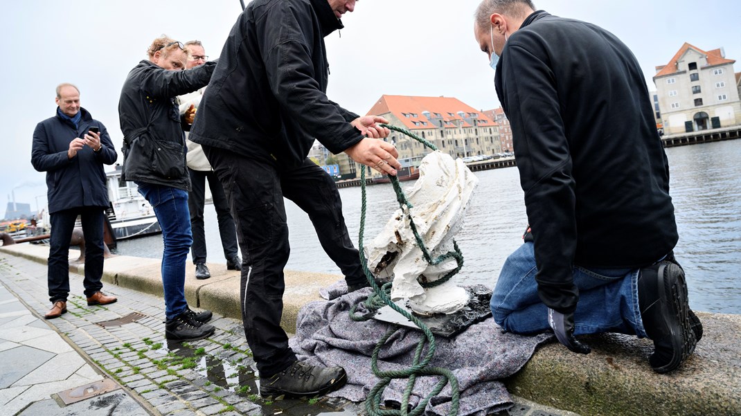 Direkte destruktion og hærværk er aldrig i orden i den demokratiske samtale, som kunsten i det offentlige rum skal tilbyde, skriver Niels Frid-Nielsen.