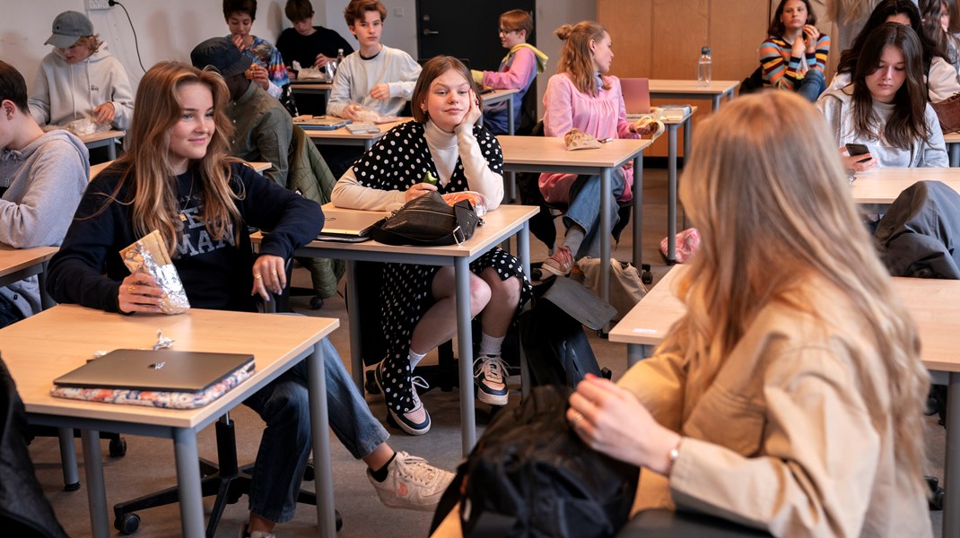 Dagens overblik: Flertal vil have alle elever hurtigere tilbage i skole efter norsk model